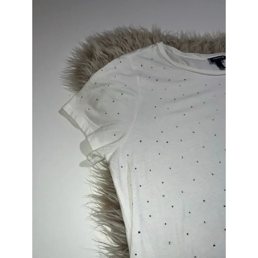 Torrid women’s white tee - Picture 3 of 12